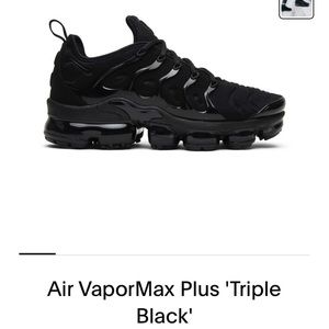 Nike Triple black vapor max Size 12
